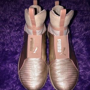 FENTY PUMA SHOES FOR SALE!!!